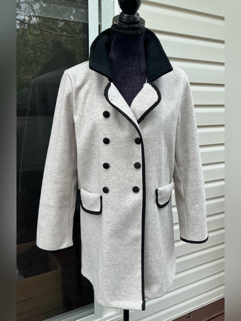 Elegant Double-Breasted Coat with Contrast Trim🥀 - Picture 6 of 8